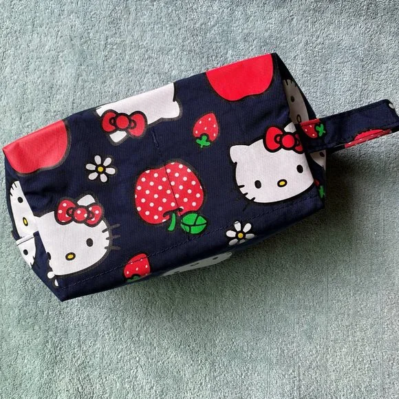 NWT BAGGU Dopp Kit, Hello Kitty & Apple - Picture 1 of 8